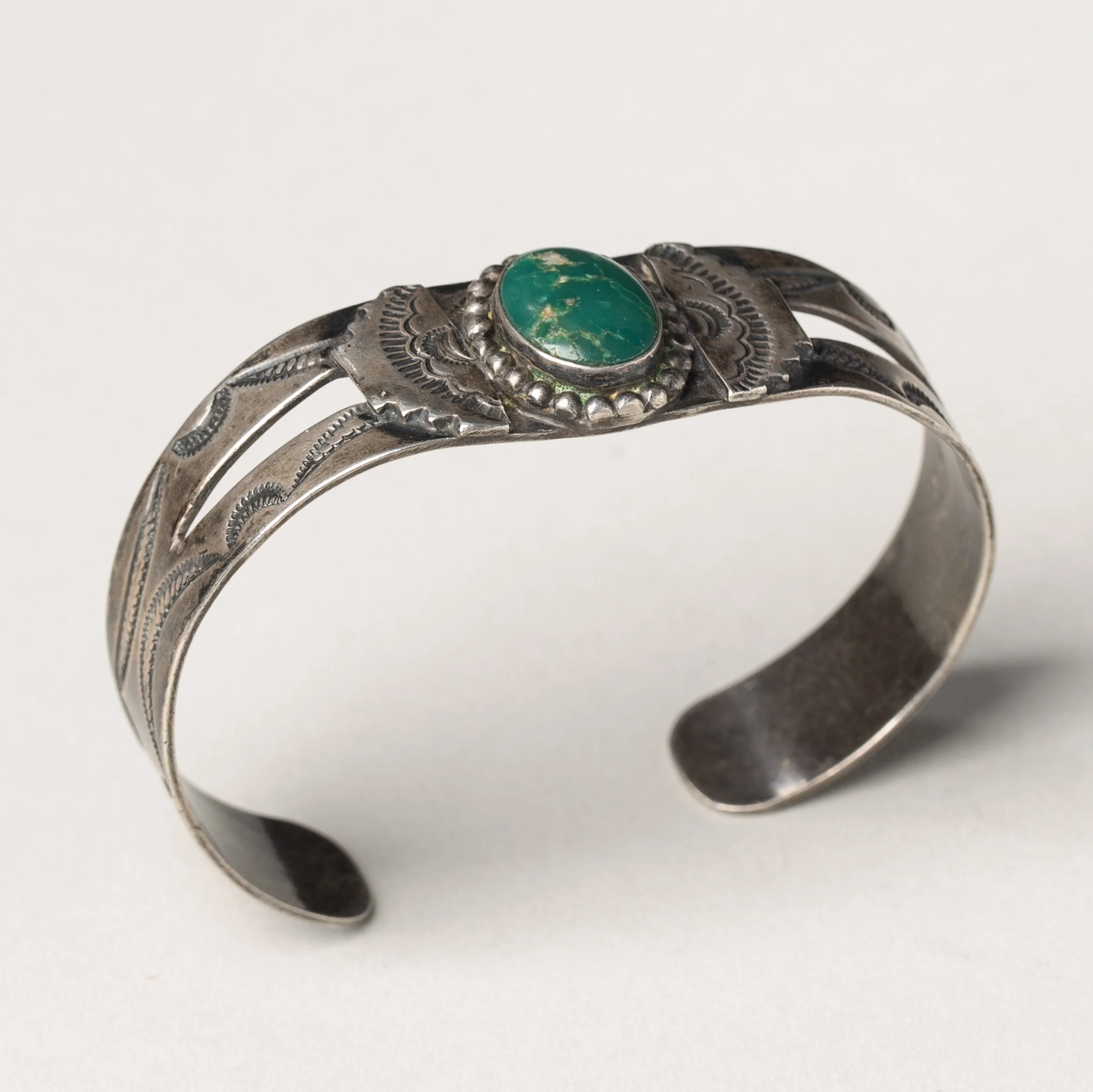 2282-Navajo Bracelet-Native-American-Jewelry-Art-Blackburn-1.jpg