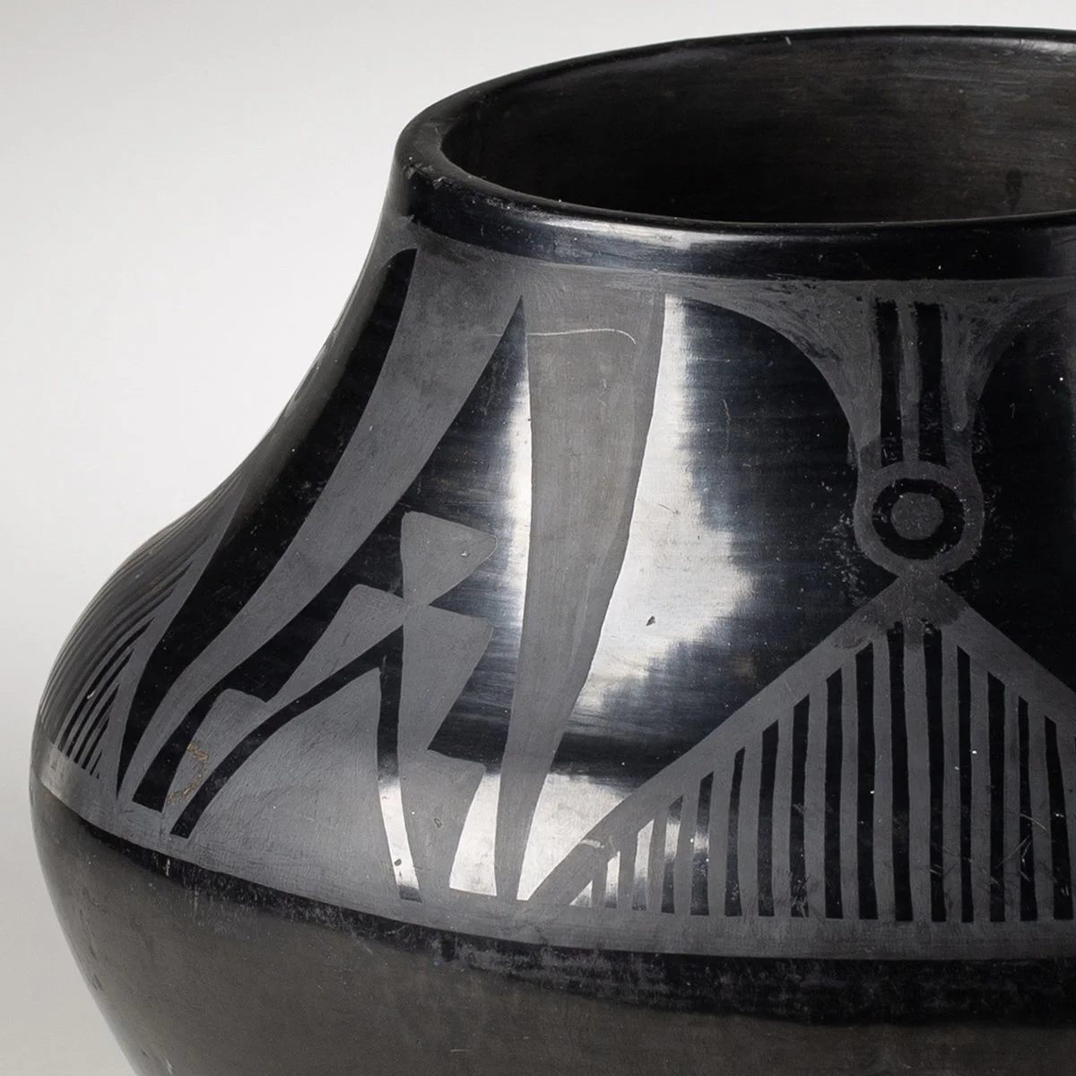 1808-Tonita-Martinez-Roybal-Olla-Historic-Pottery-Native-American-Art-Blackburn-2.jpg