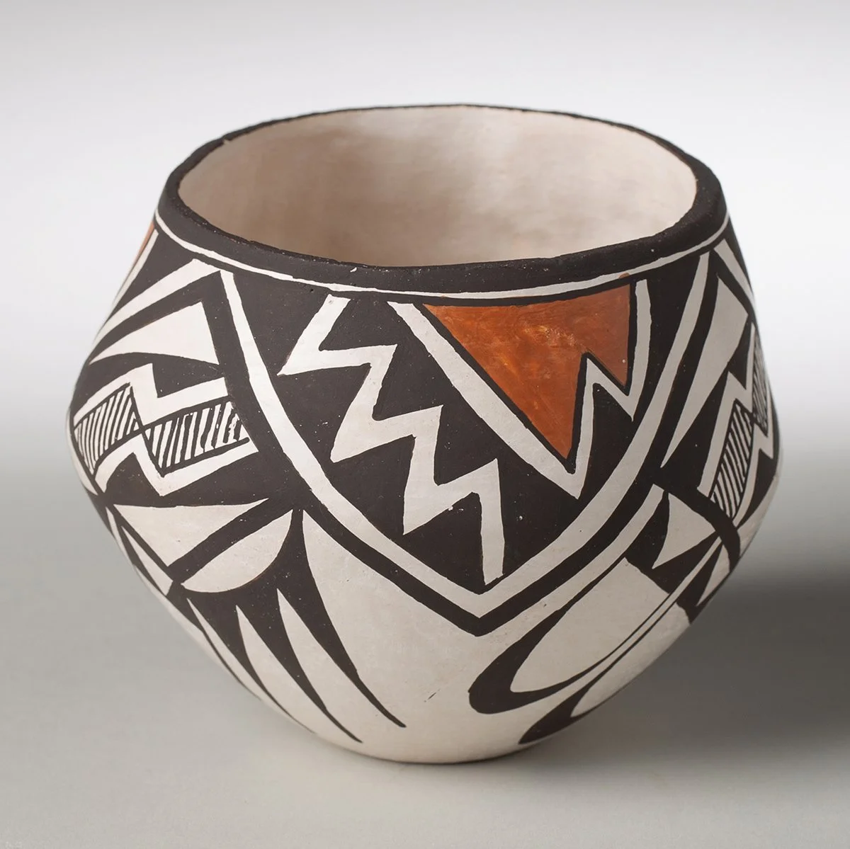1637-Lucy-Lewis-Acoma-Pot-Historic-Pottery-Native-American-Art-Blackburn-5.jpg