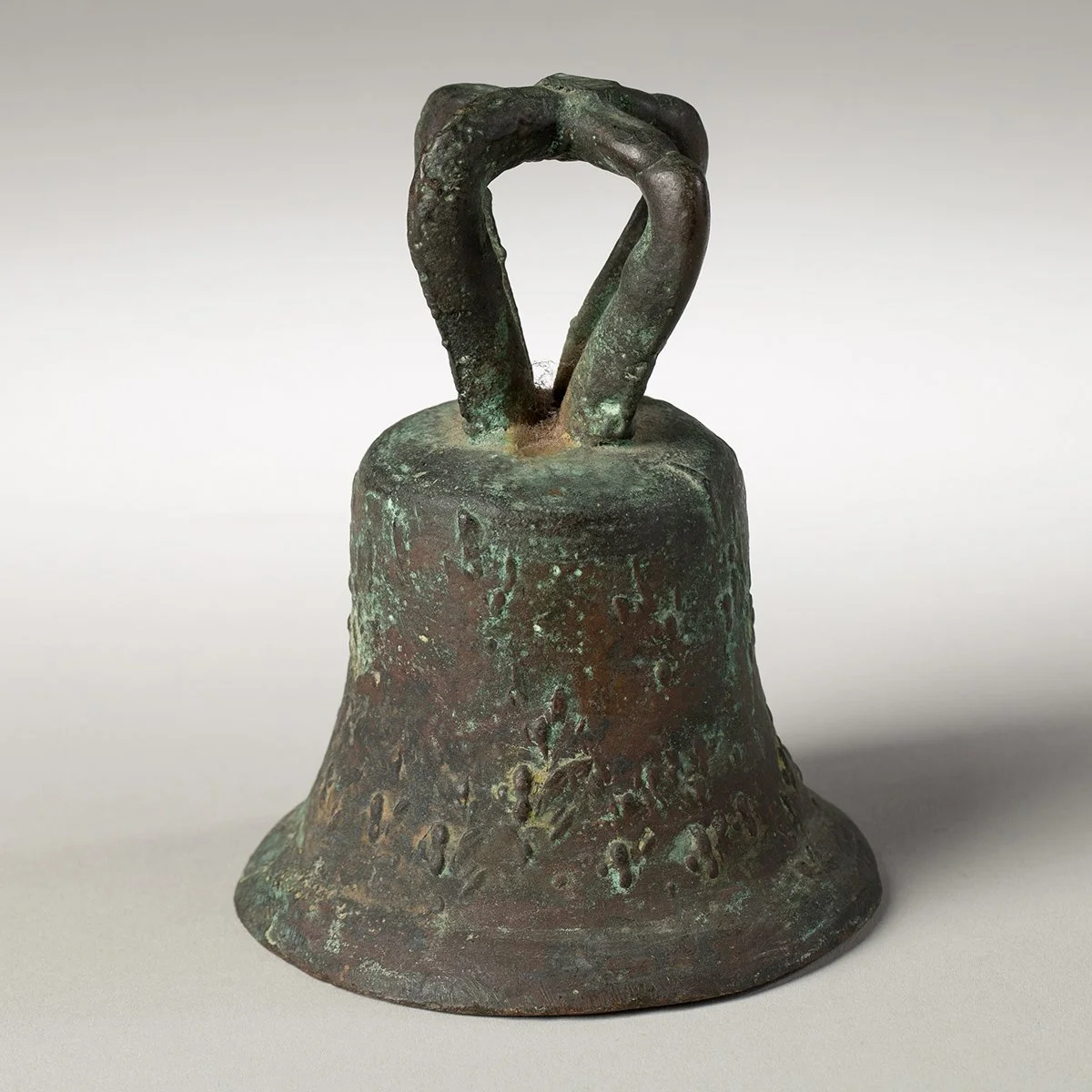 2362-1818-Commemorative-Bell -Chile-Curiosities-Art-Blackburn-5.jpg