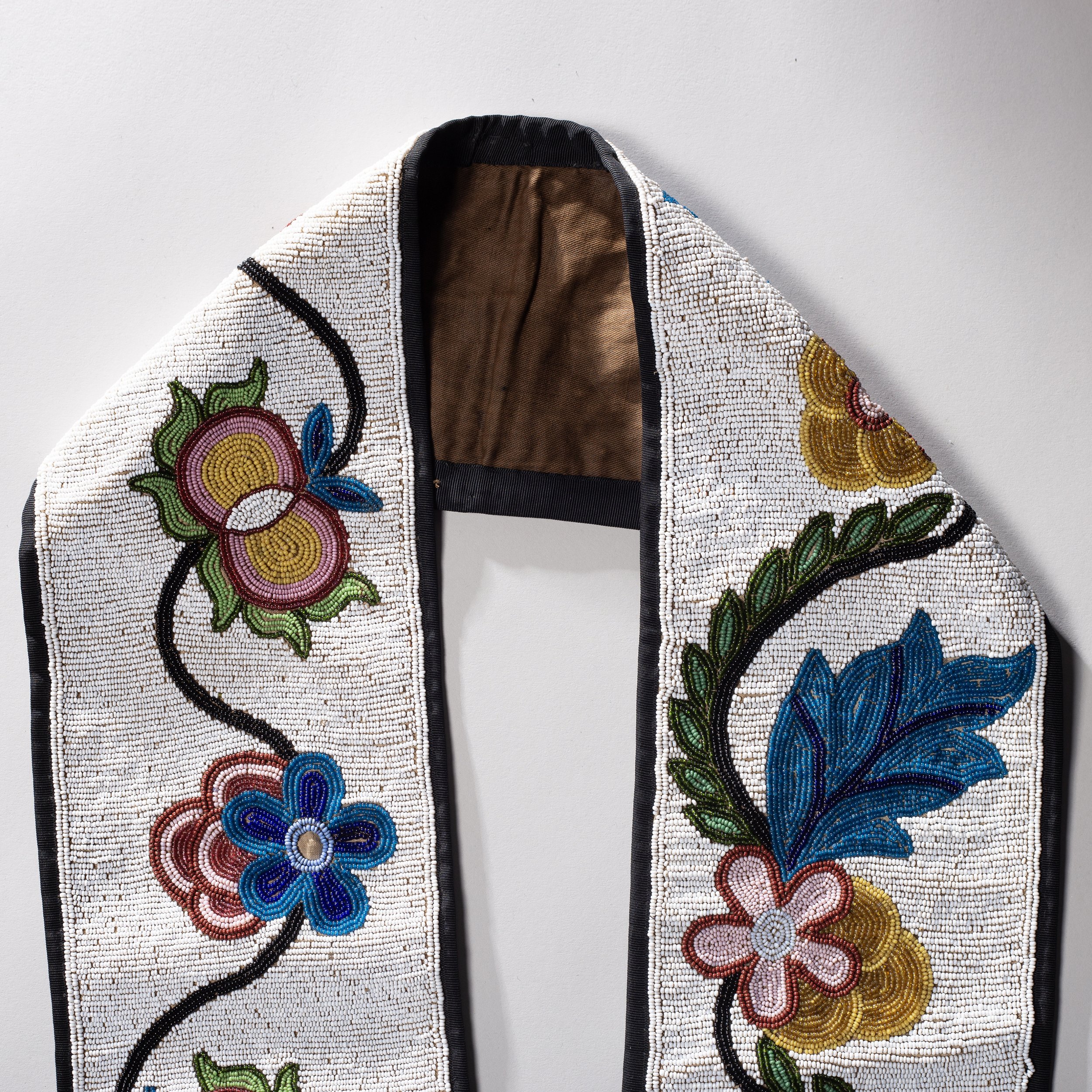 2306-Beaded-Bandolier-Bag-Beadwork-Quillwork-Native-American-Art-Blackburn-4.jpg
