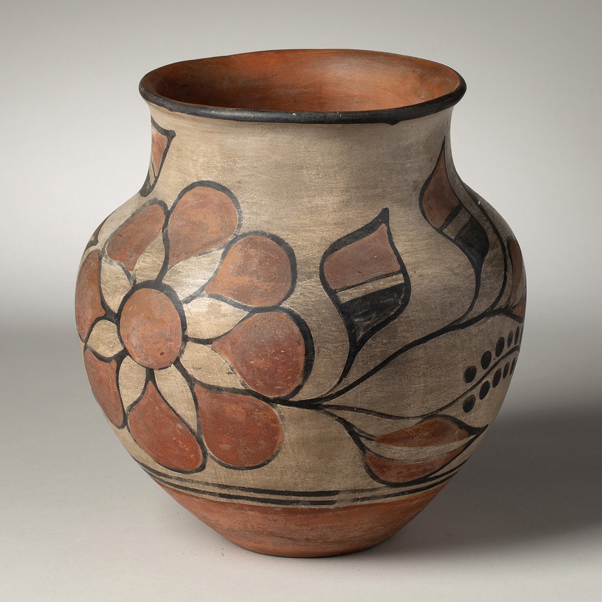1571-Fine-San-IIdefonso-Pot-Historic-Pottery-Native-American-Art-Blackburn-1.jpg