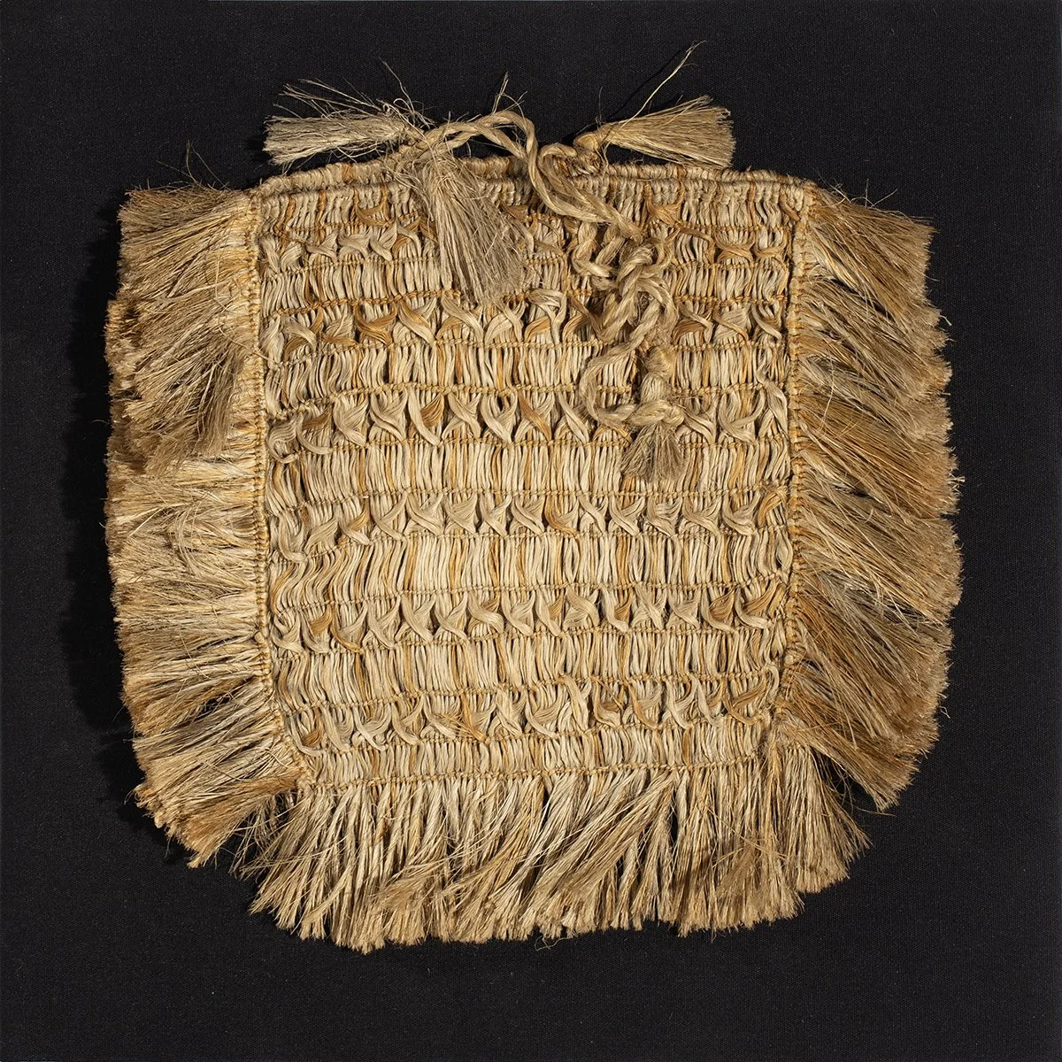 2354-Fine-Flax-Maori-Kete-Oceanic-Art-Blackburn-1.jpg