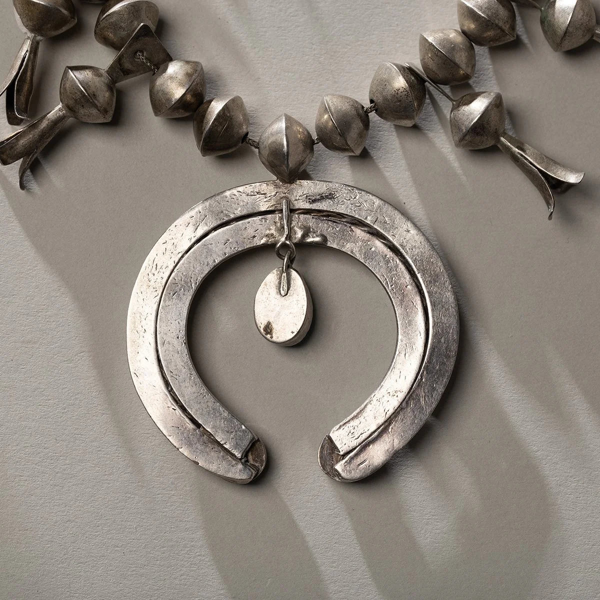 2241-1960s-Squash-Blossom-Native-American-Jewelry-Art-Blackburn-3.jpg
