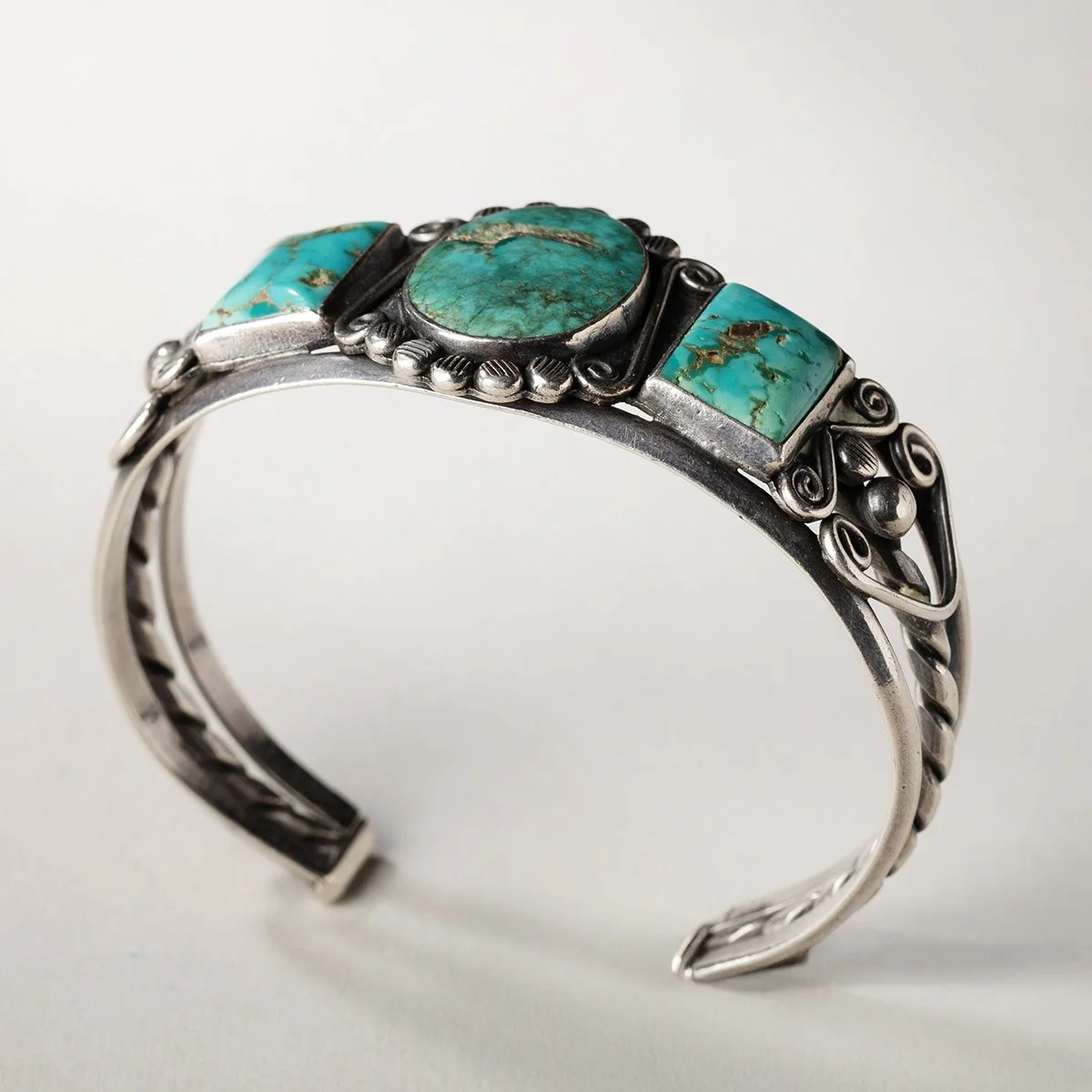 2373-Unusual-Navajo-Bracelet-Native-American-Jewelry-Art-Blackburn-4.jpg