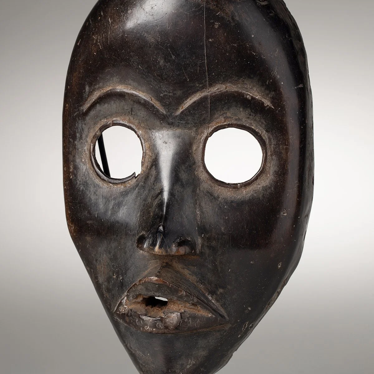 1572-Dan-Mask-African-Art-Blackburn-2.jpg