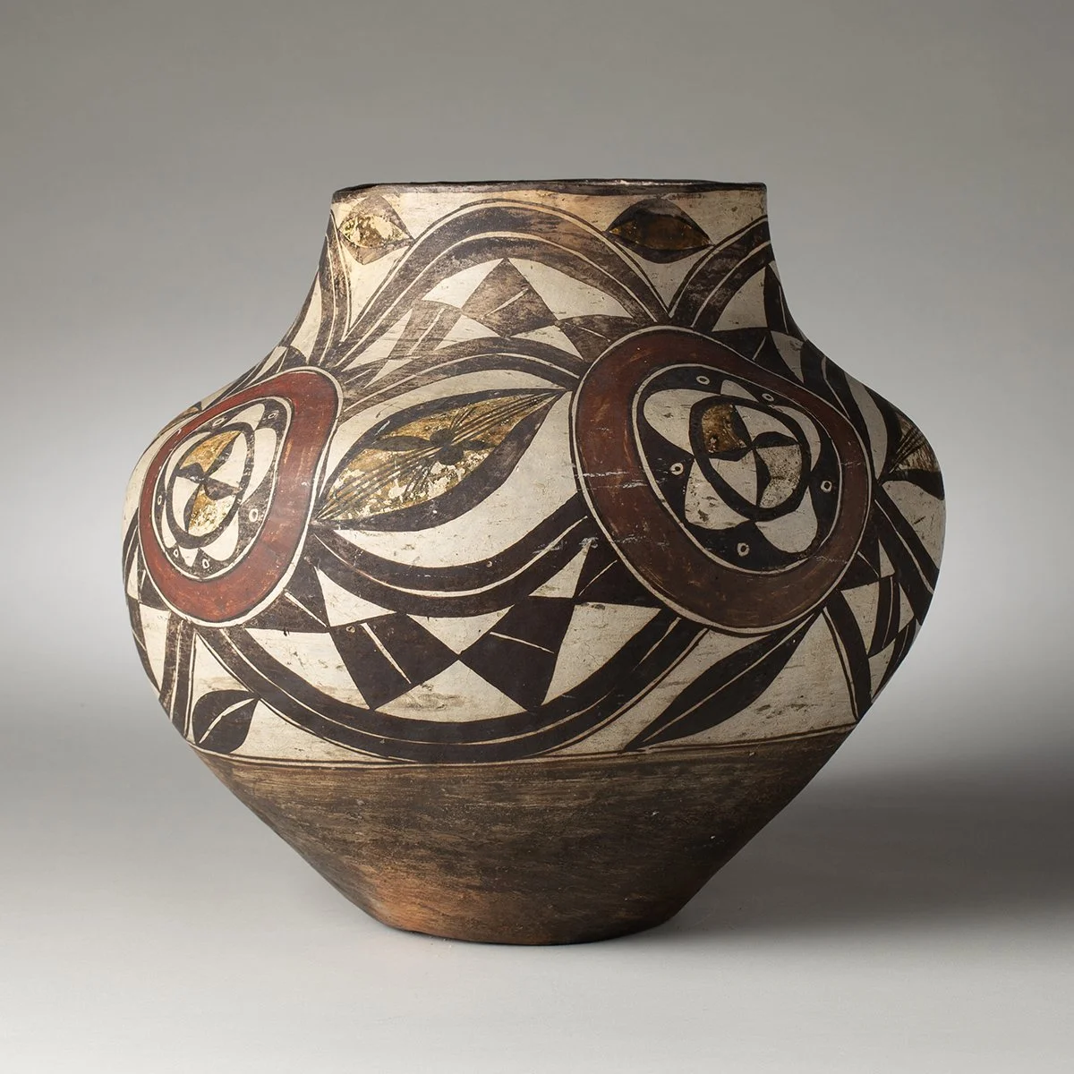 2462-Large-Early-Acoma-Four-Color-Water-Jar-Historic-Pottery-Native-American-Art-Blackburn-3.jpg