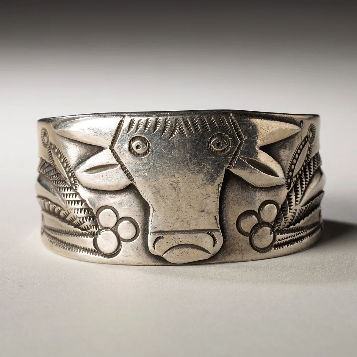 2371-Important-Early-Navajo-Cow-Bracelet-Native-American-Jewelry-Art-Blackburn-1.jpg