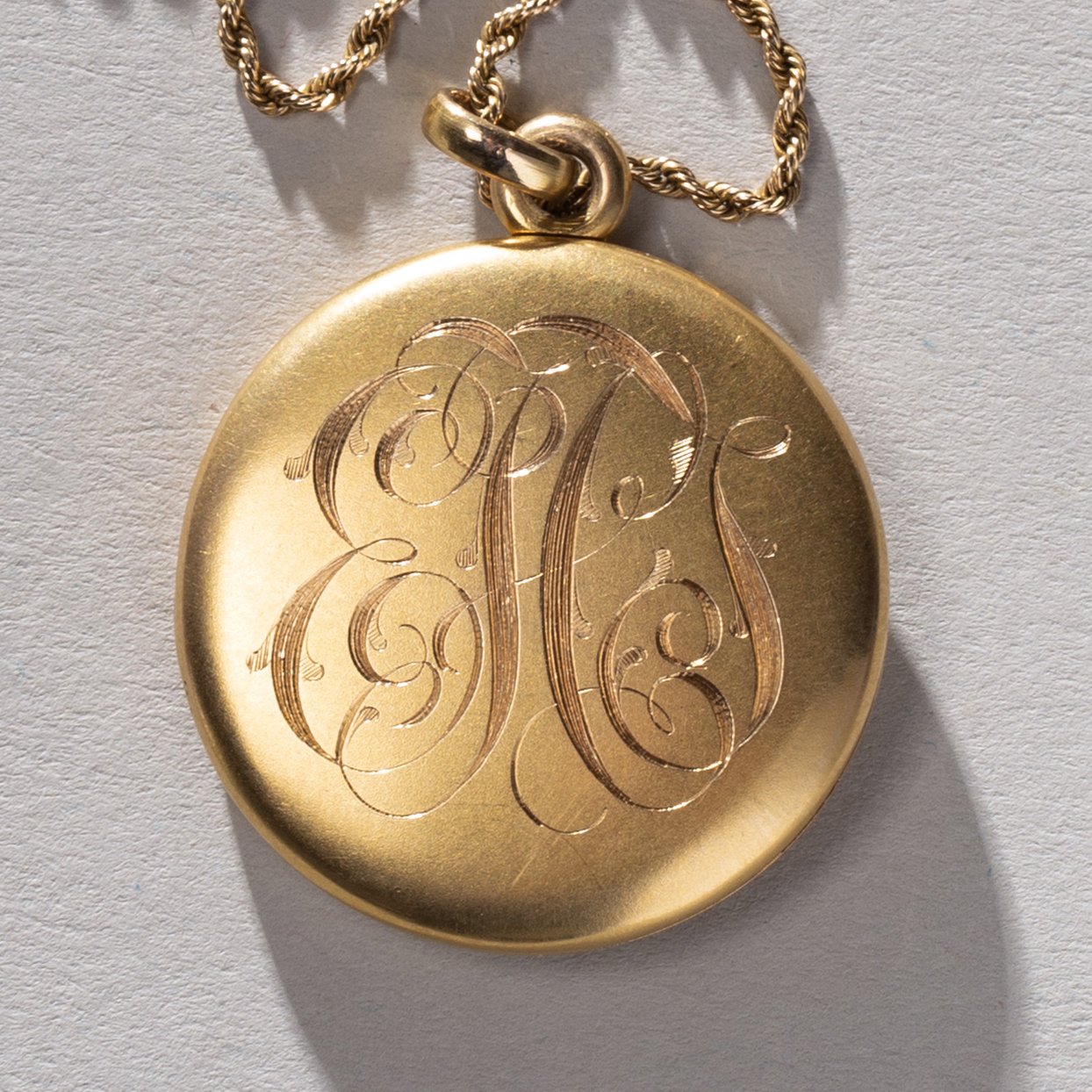 2298-Victorian-Gold-Diamond-Memorial-Locket-Jewelry-Art-Blackburn-4.jpg