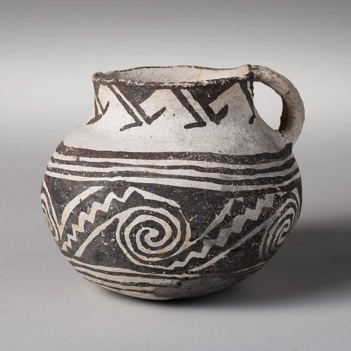 2338-Fine-Anazazi-Jug-Pre-Historic-Pottery-Native-American-Art-Blackburn-1.jpg