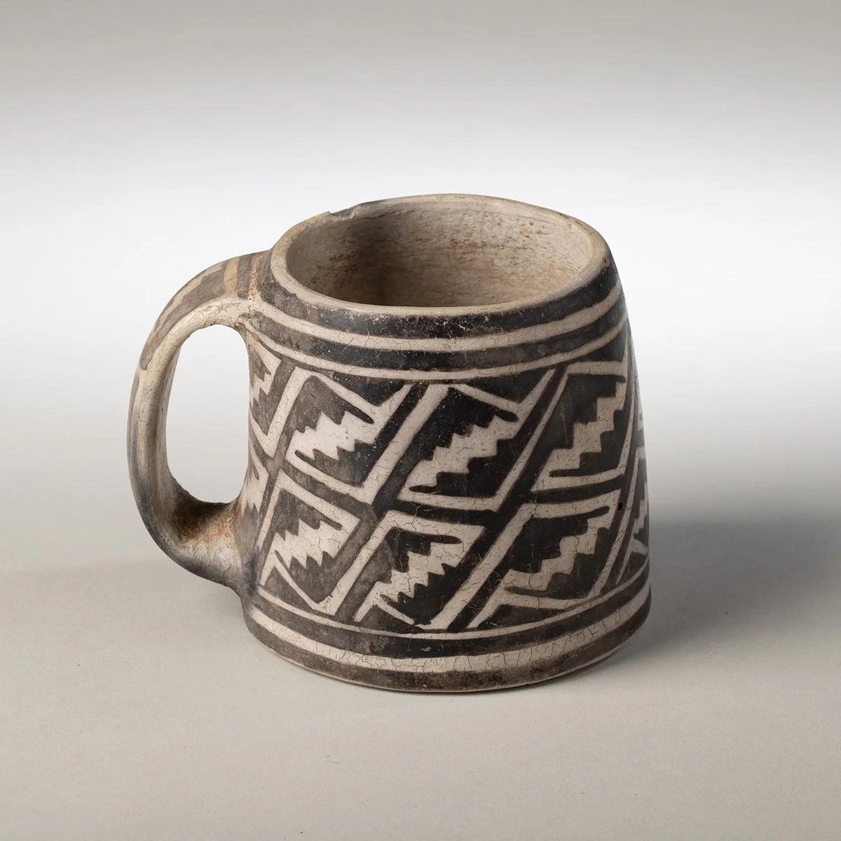964-Fine-Mesa-Verde-Mug-Pottery-Native-American-Art-Blackburn-3.jpg