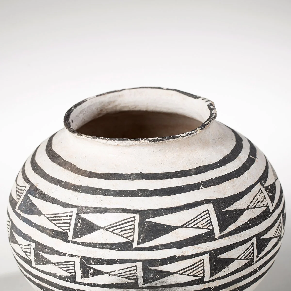 1499-Exceptional-Mint-Puerco-Olla-Pre-Historic-Pottery-Native-American-Art-Blackburn-6.jpg