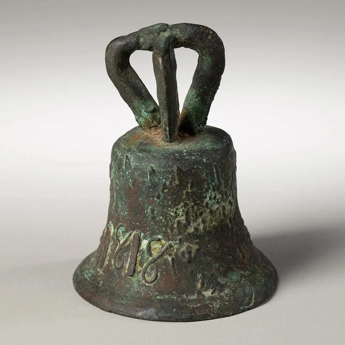 2362-1818-Commemorative-Bell -Chile-Curiosities-Art-Blackburn-3.jpg