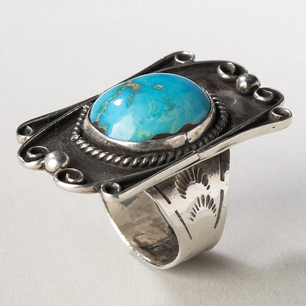 2492-Unusual-Large-Navajo-Ring-Jewelry-Native-American-Art-Blackburn-3.jpg
