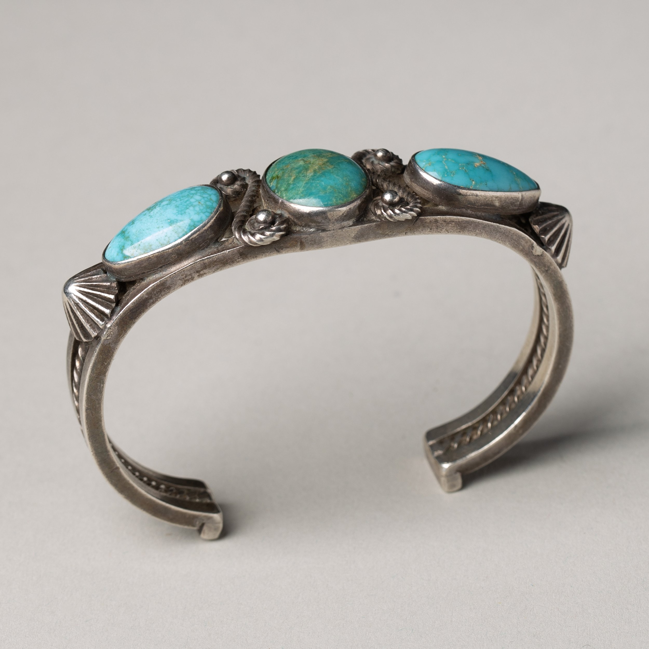 2281-Navajo Bracelet-Native-American-Jewelry-Art-Blackburn-1.jpg