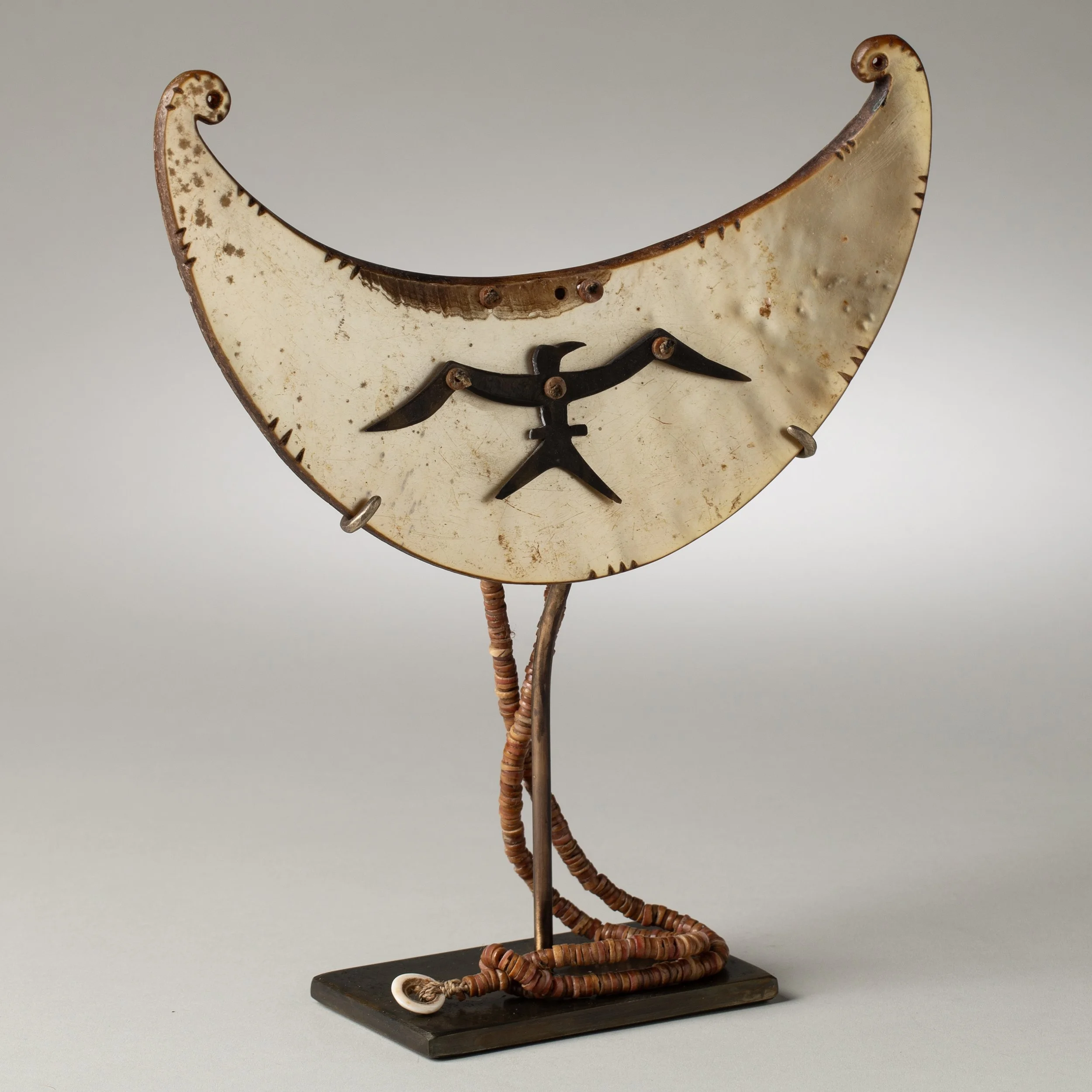 2269-Solomon-Island-Prestige-Crescent-Shaped-Necklace-Oceanic-Art-Blackburn-1.jpg