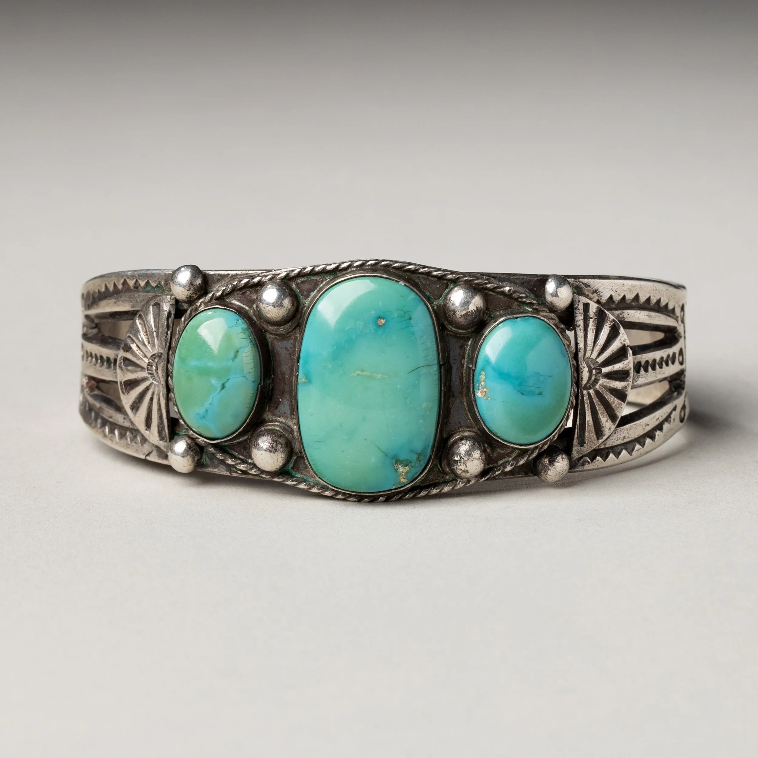 2283-Three-Stone-Navajo-Bracelet-Native-American-Jewelry-Art-Blackburn-2.jpg