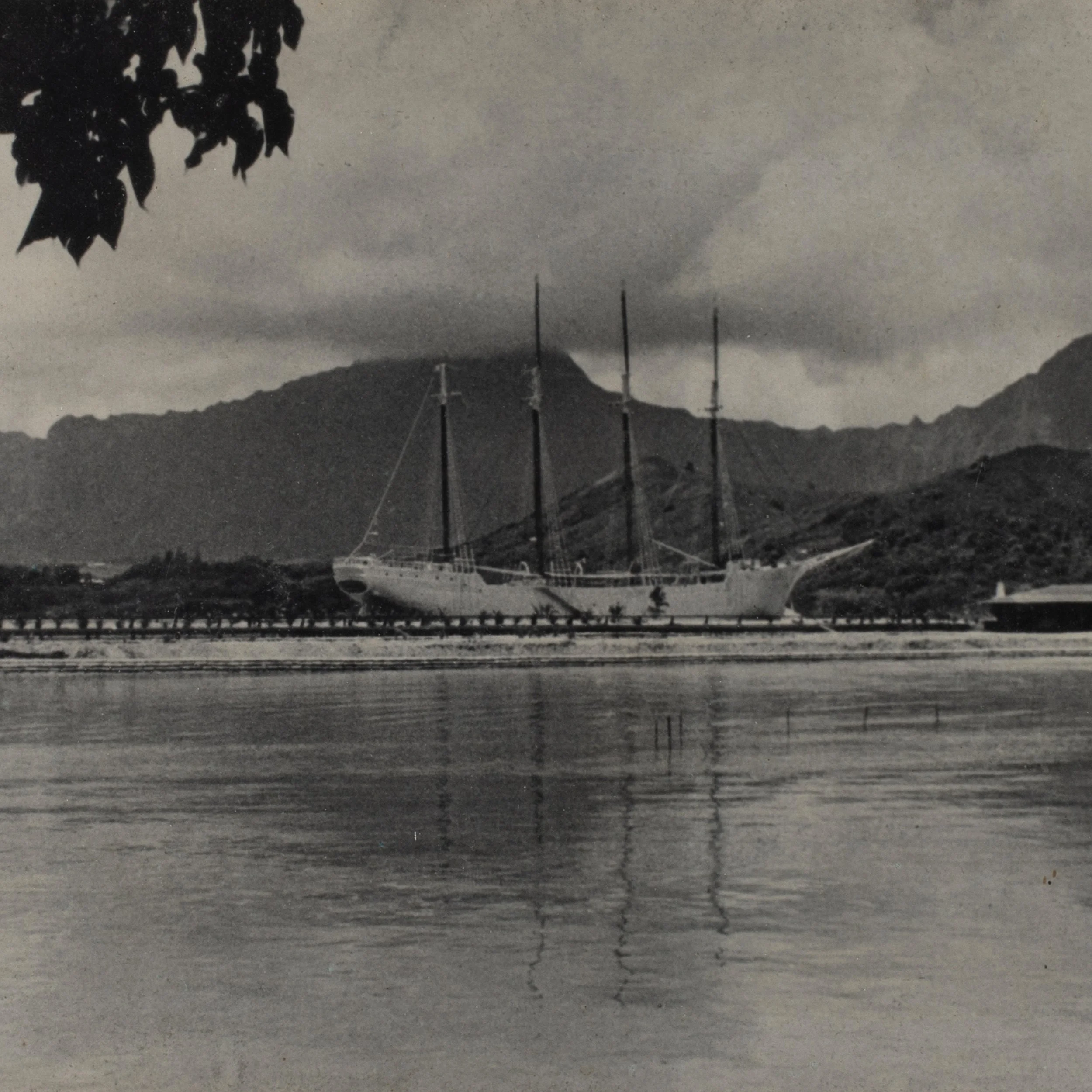 2324-Seth-Parker-Schooner-Coconut-Island-1937-Photographs-Hawaii-Art-Blackburn-2.jpg (Copy)