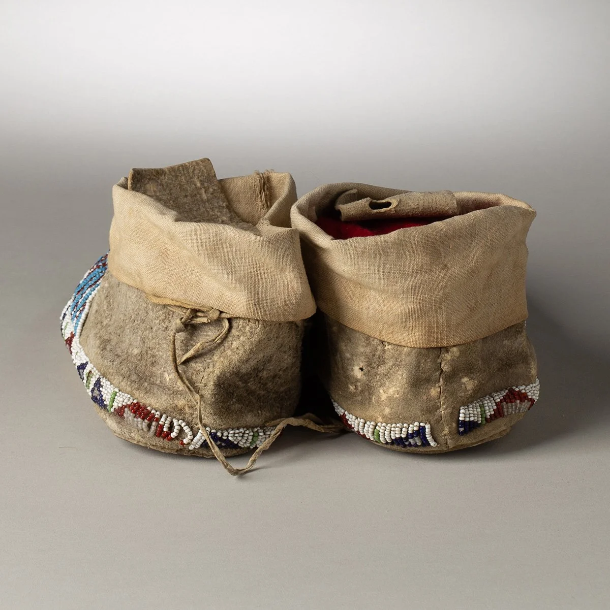 2610-Fine-Paiute-Beaded-Moccasins-Art-Blackburn-5.jpg