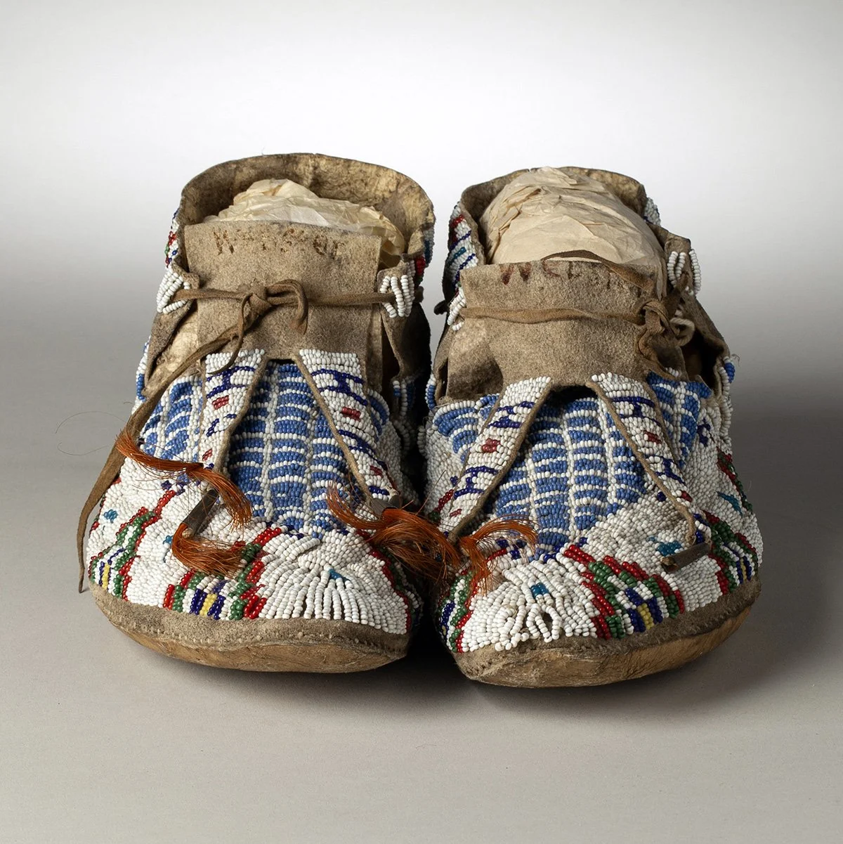 2608-Superb-Gros-Ventre-Moccasins-Art-Blackburn-3.jpg