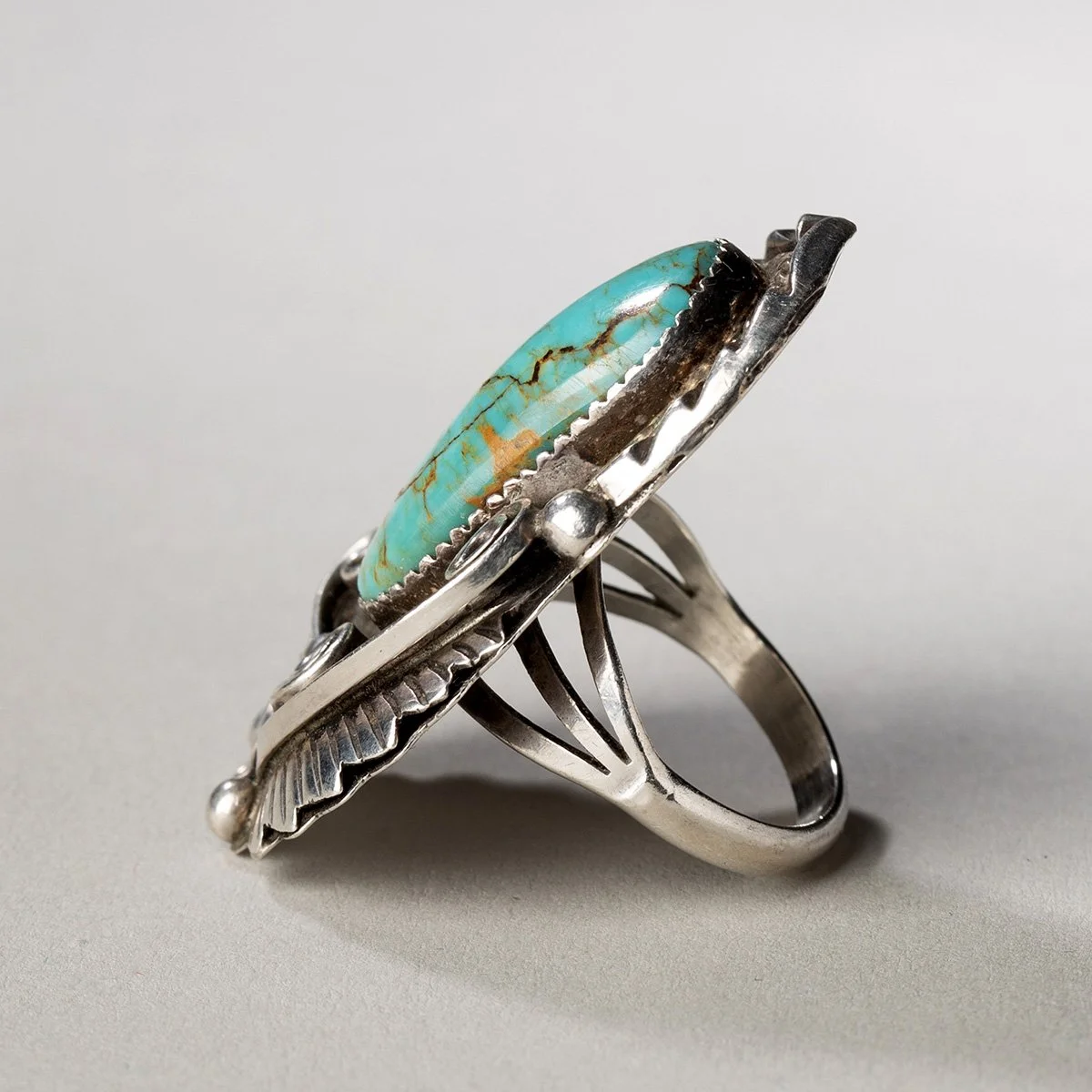 2491-Stunning-large-1970s-Navajo-Ring-Jewelry-Native-American-Art-Blackburn-2.jpg