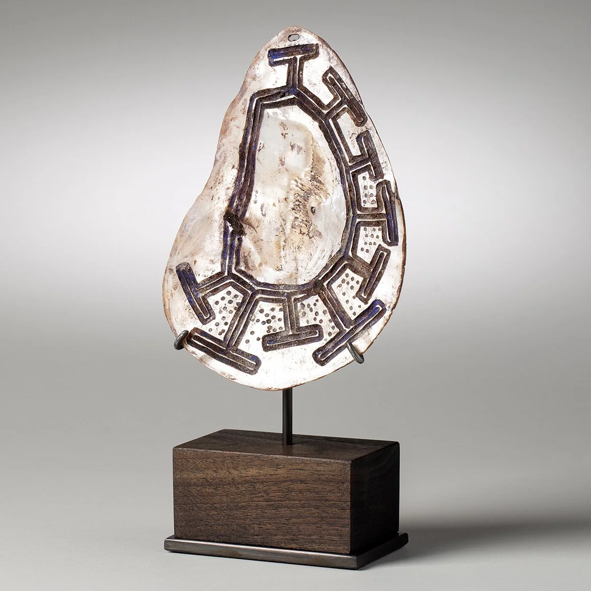 1672-Important-Aboriginal-Longka-Longka-Pearl-Shell-Oceanic-Art-Blackburn-1.jpg