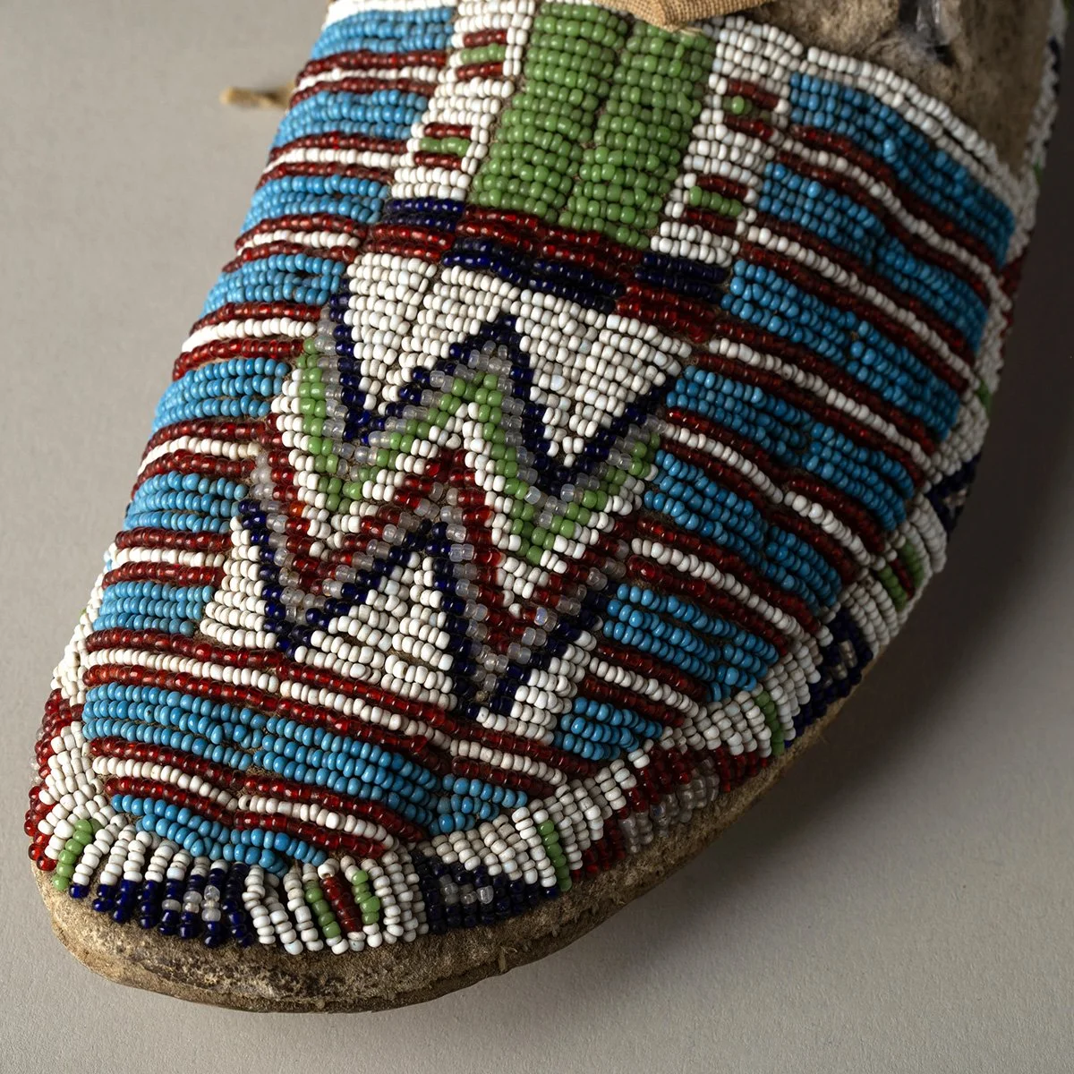 2610-Fine-Paiute-Beaded-Moccasins-Art-Blackburn-2.jpg