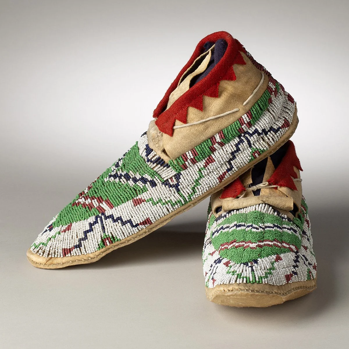 2602-Arapaho-Moccasins-Art-Blackburn-1.jpg