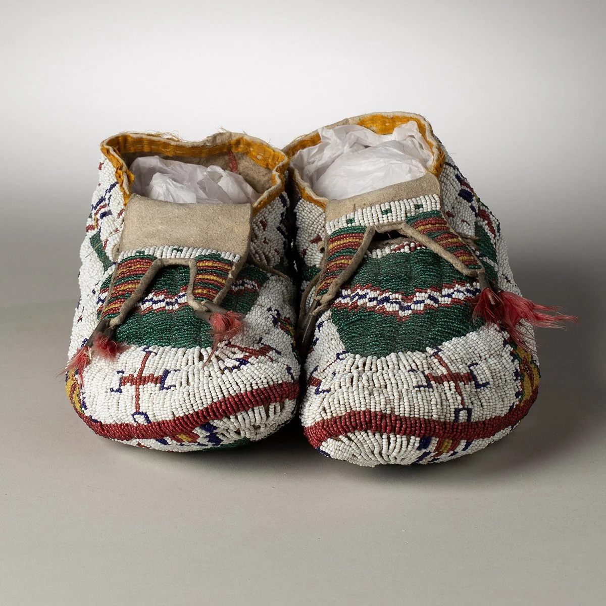 2609-Superb-Sioux-Fully-Beaded-Ceremonial-Moccasins-Art-Blackburn-3.jpg