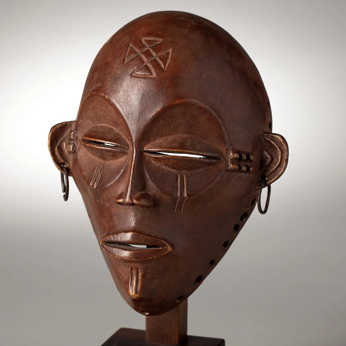 2116-Fine-Chokwe-Mask-African-Art-Blackburn-2.jpg