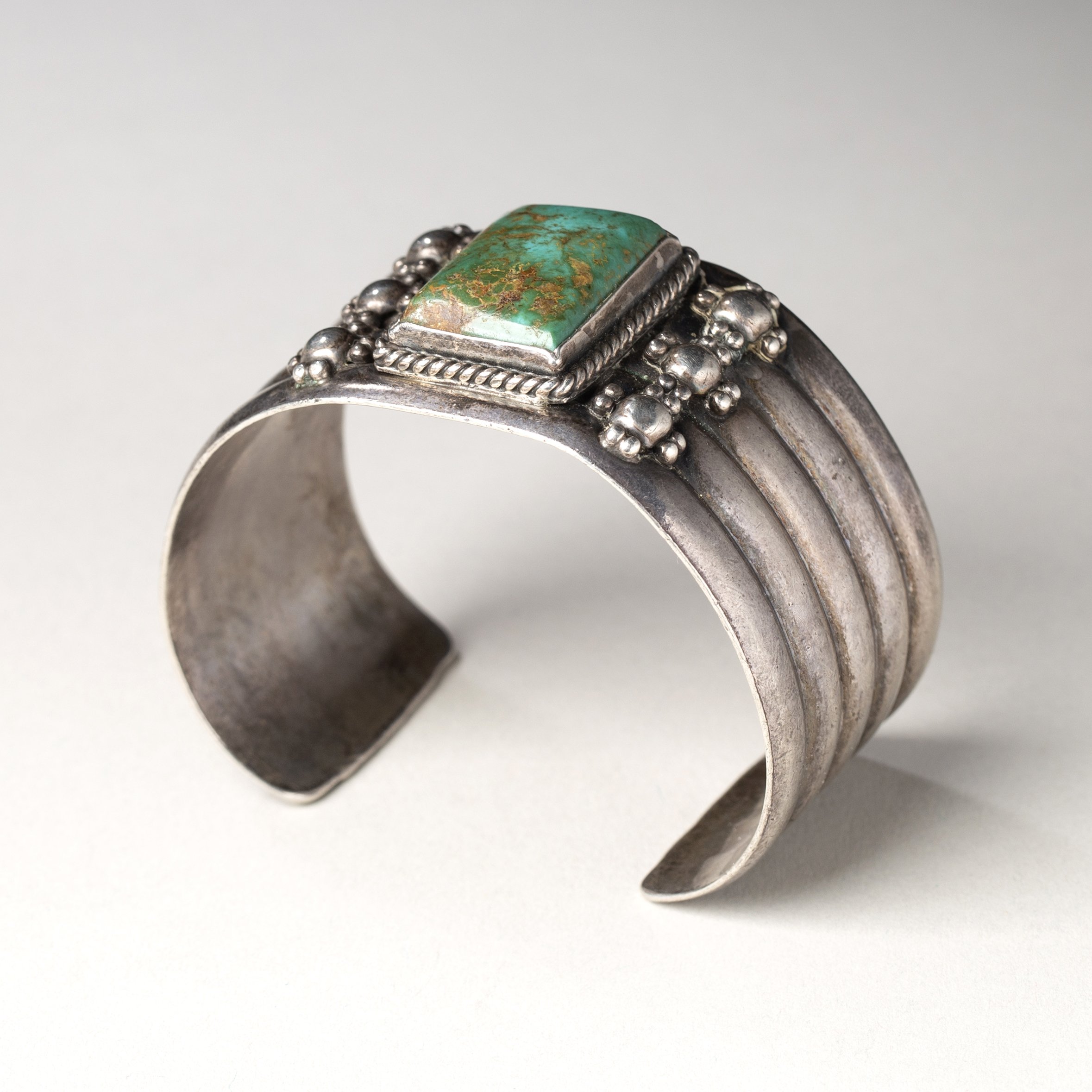2277-Fine-Navajo-Bracelet-Native-American-Jewelry-Art-Blackburn-1.jpg