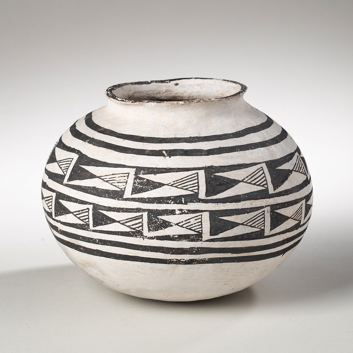 1499-Exceptional-Mint-Puerco-Olla-Pre-Historic-Pottery-Native-American-Art-Blackburn-3.jpg