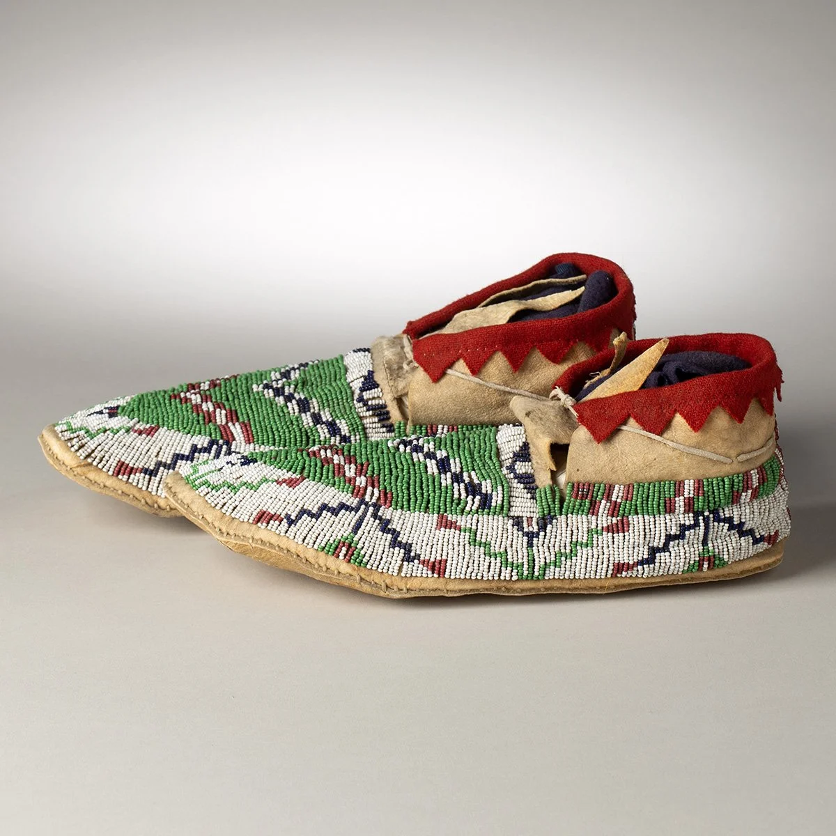 2602-Arapaho-Moccasins-Art-Blackburn-4.jpg