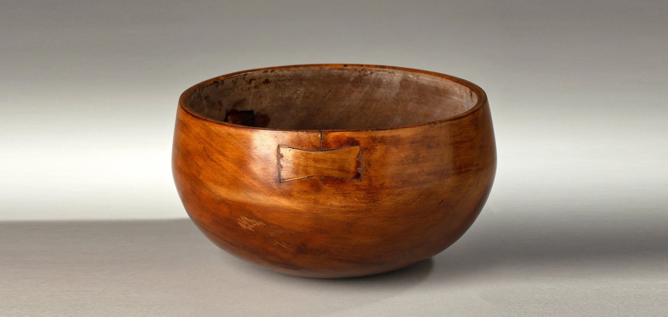 H-2649-Fine-Individual-Hawaii-Kou-Poi-Bowl-Umeke-Hawaii-Art-Blackburn-1.jpg