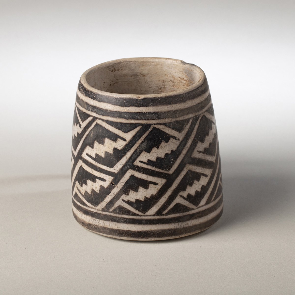 964-Fine-Mesa-Verde-Mug-Pottery-Native-American-Art-Blackburn-2.jpg