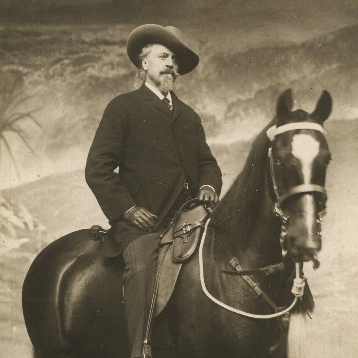 1447-Buffalo-Bill-Cody-Signed-Real-Photo-Postcard-Western-Cowboy-Art-Blackburn-2.jpg