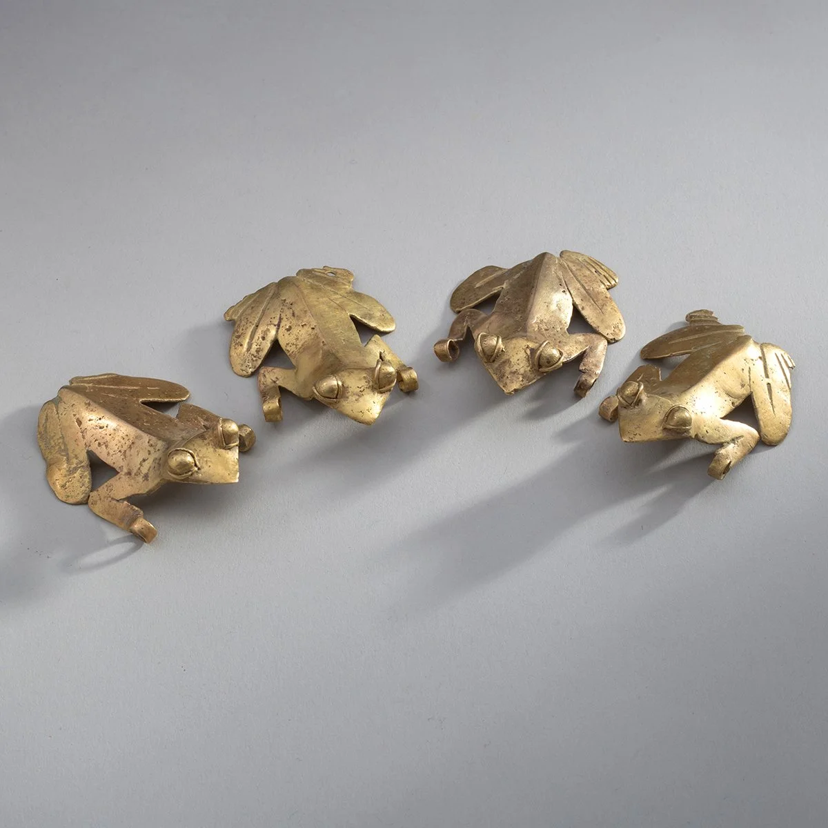 1042-Four-Quimbaya-Gold-Frogs-Colombia-Pre-Columbian-Art-Blackburn-4.jpg
