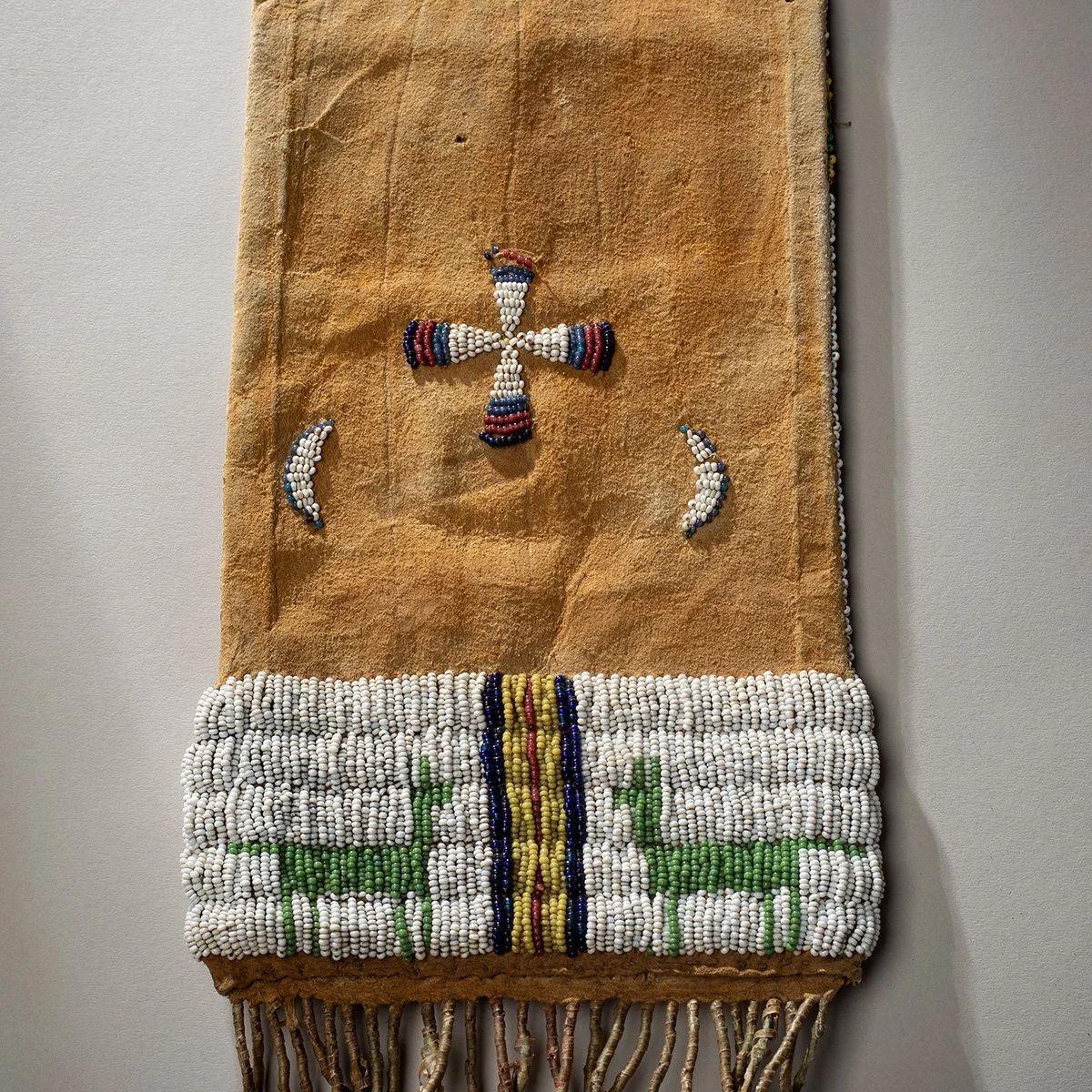 2571-Unusual-Northern-Sioux-Pipe-Bag-Beadwork-Quillwork-Native-American-Art-Blackburn-2.jpg