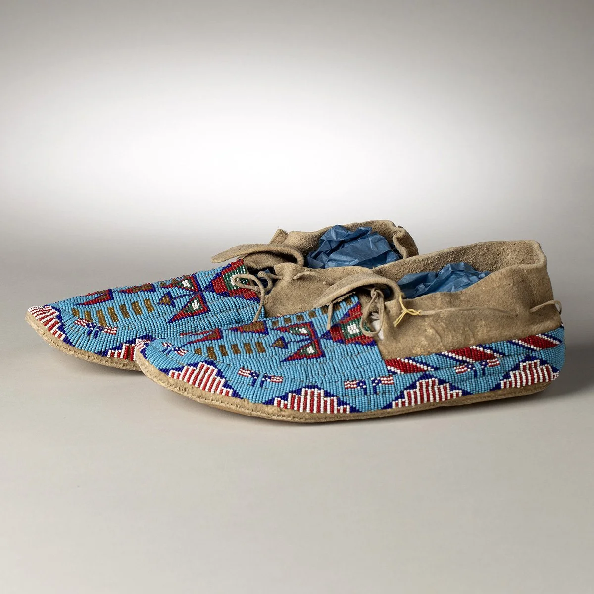 2601-Fine-Flag-Cheyenne-Moccasins-Art-Blackburn-4.jpg