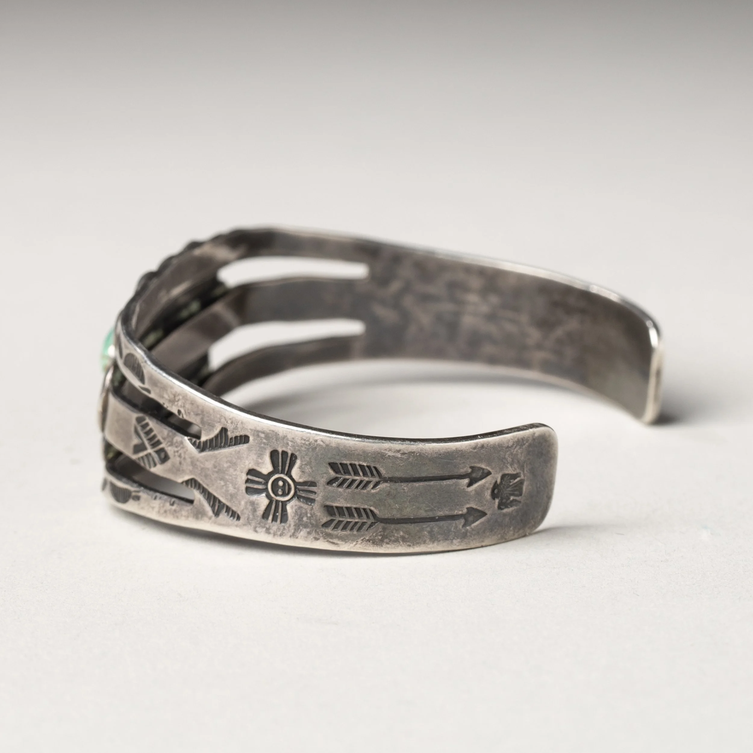 2284-Navajo-Single-Stone-Bracelet-Native-American-Jewelry-Art-Blackburn-4.jpg