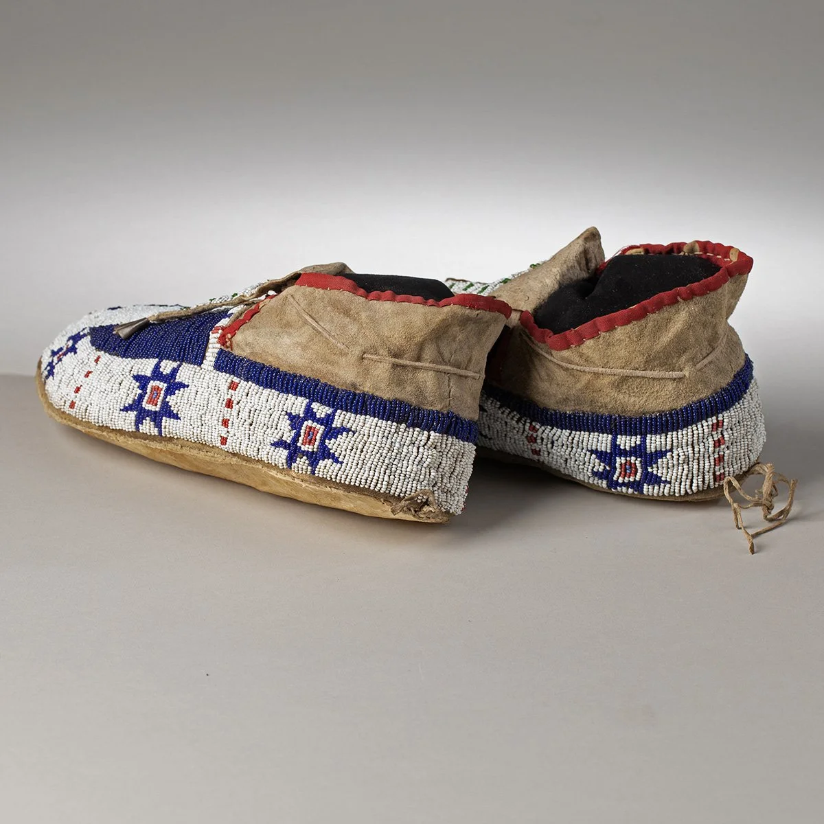 1176-Black-Foot-Moccasins-Tin-Cones-Beadwork-Native-American-5.jpg