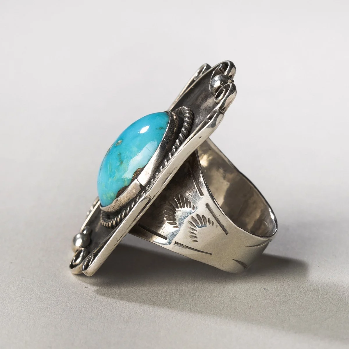 2492-Unusual-Large-Navajo-Ring-Jewelry-Native-American-Art-Blackburn-2.jpg