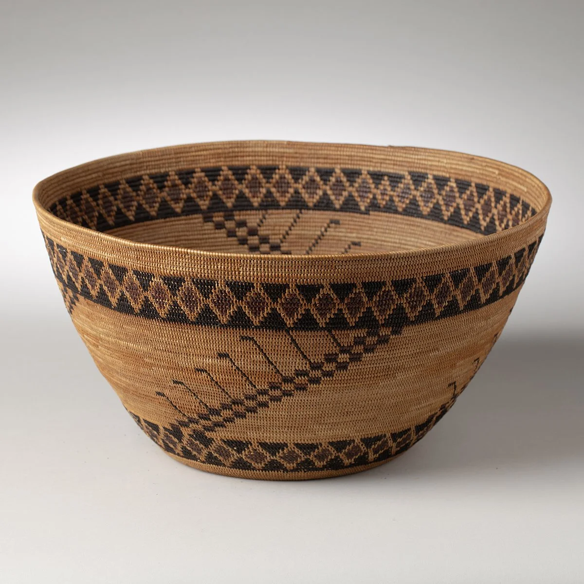 1614-Aida-Maggie-Icho-Yokut-Basket-Baskets-Native-American-Art-Blackburn-1.jpg