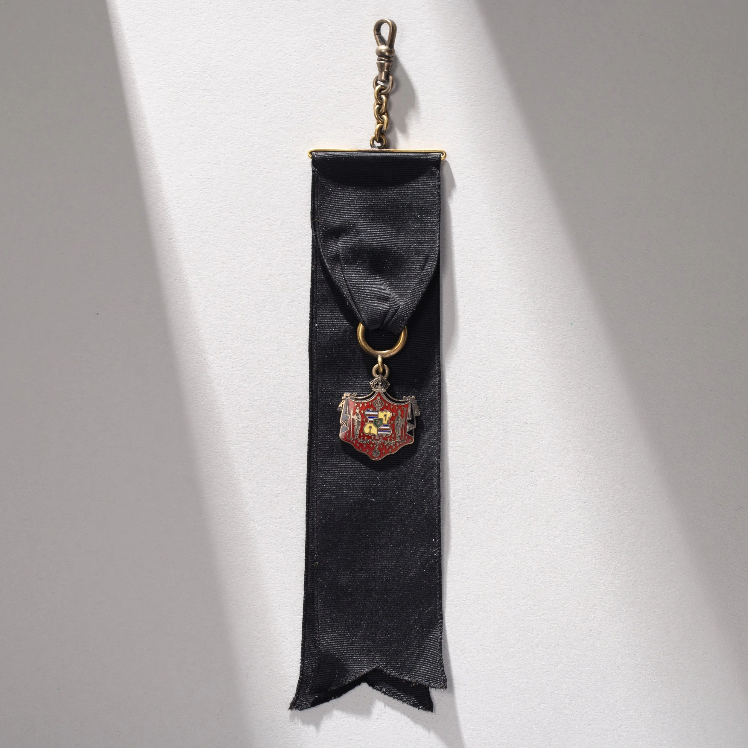 2299-Henry-Culman-Hawaii-Coat-Arms-Watch-Fob-Hawaii-Art-Blackburn-1.jpg