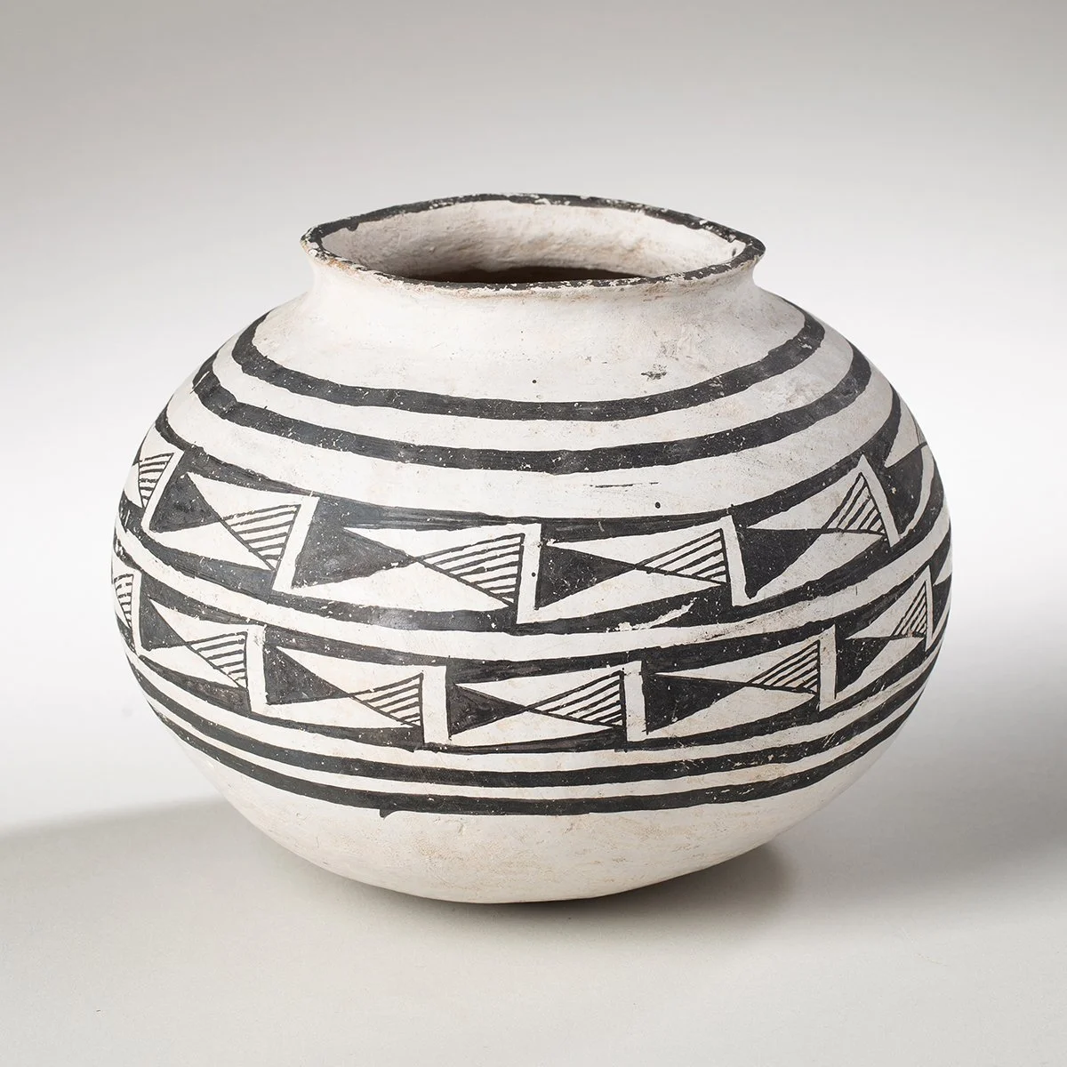 1499-Exceptional-Mint-Puerco-Olla-Pre-Historic-Pottery-Native-American-Art-Blackburn-4.jpg