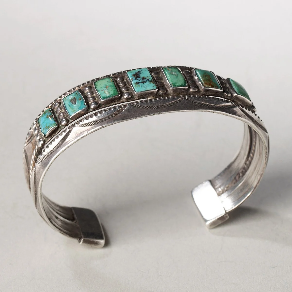 2473-Fine-1920s-Navajo-Bracelet-Jewelry-Native-American-Art-Blackburn-3.jpg