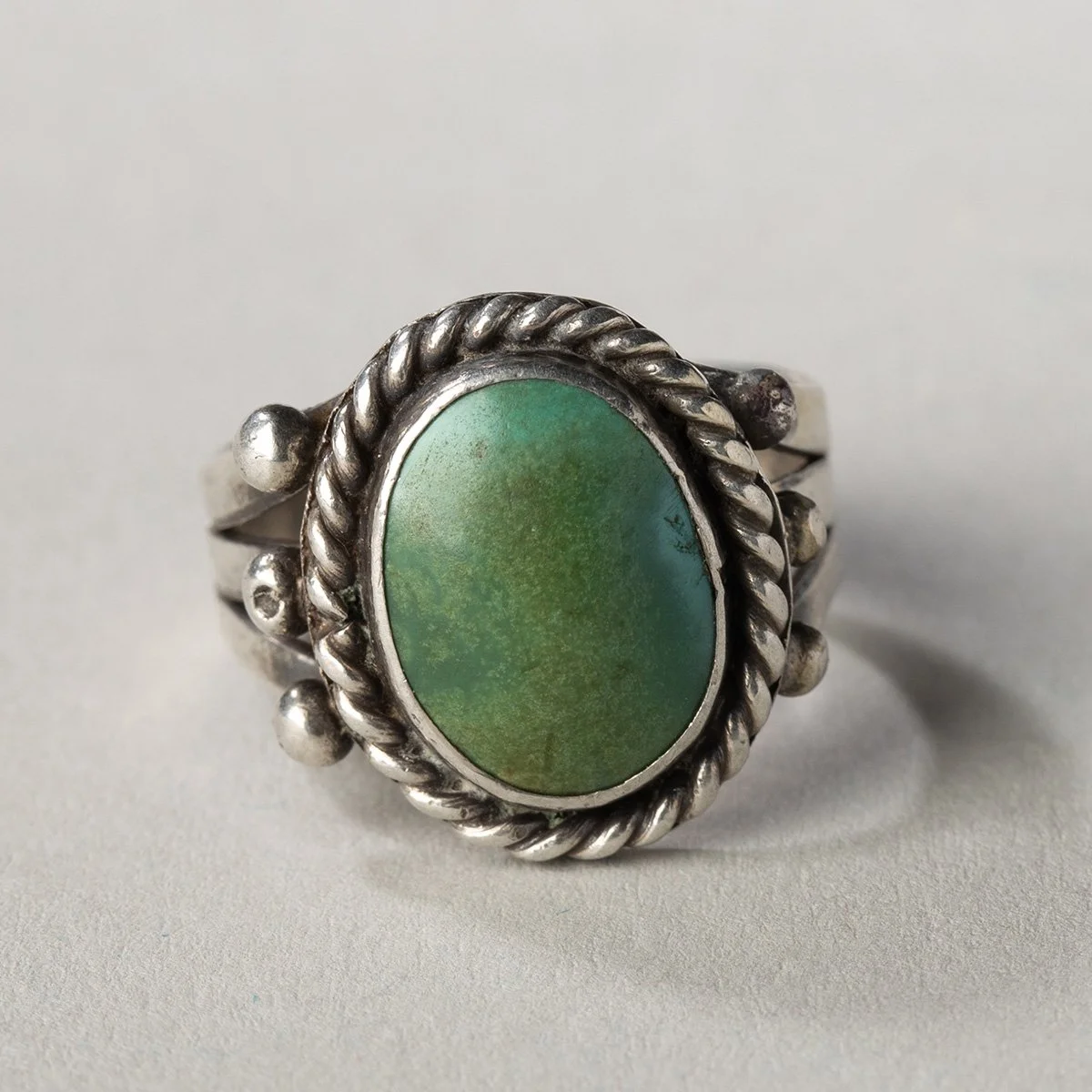 2487-Navajo-Ring-Oval-Green-Turquoise-Jewelry-Native-American-Art-Blackburn-1.jpg