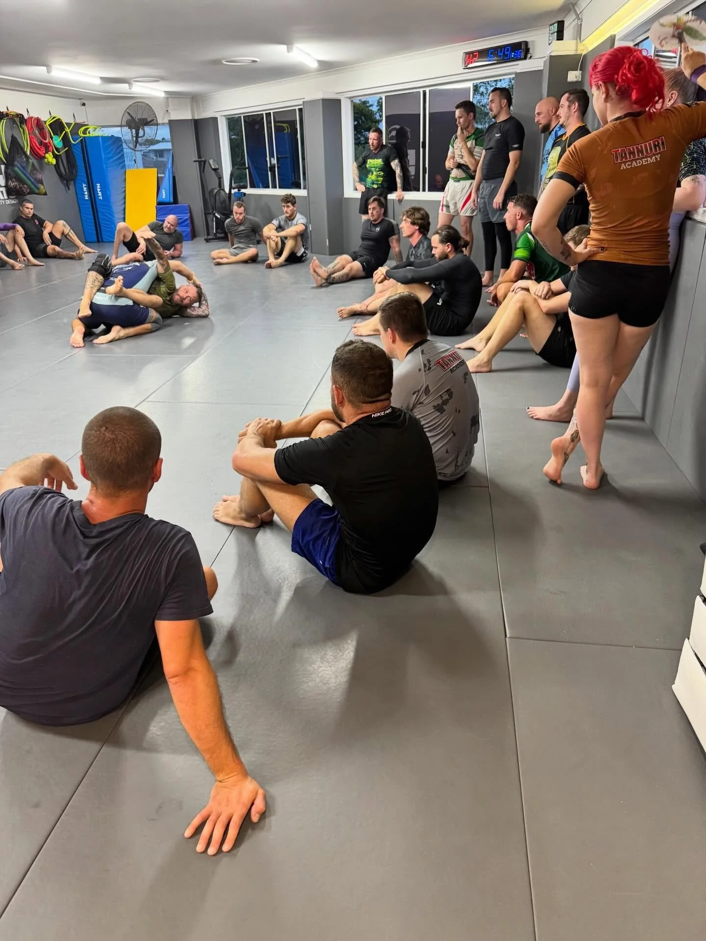 This was last night&rsquo;s Adults Beginners BJJ class 💪🏼🤍

So what does a beginners class actually look like?

✔️ A proper warm up that gets you moving without smashing you
✔️ Techniques broken down step by step
✔️ Plenty of time to ask questions