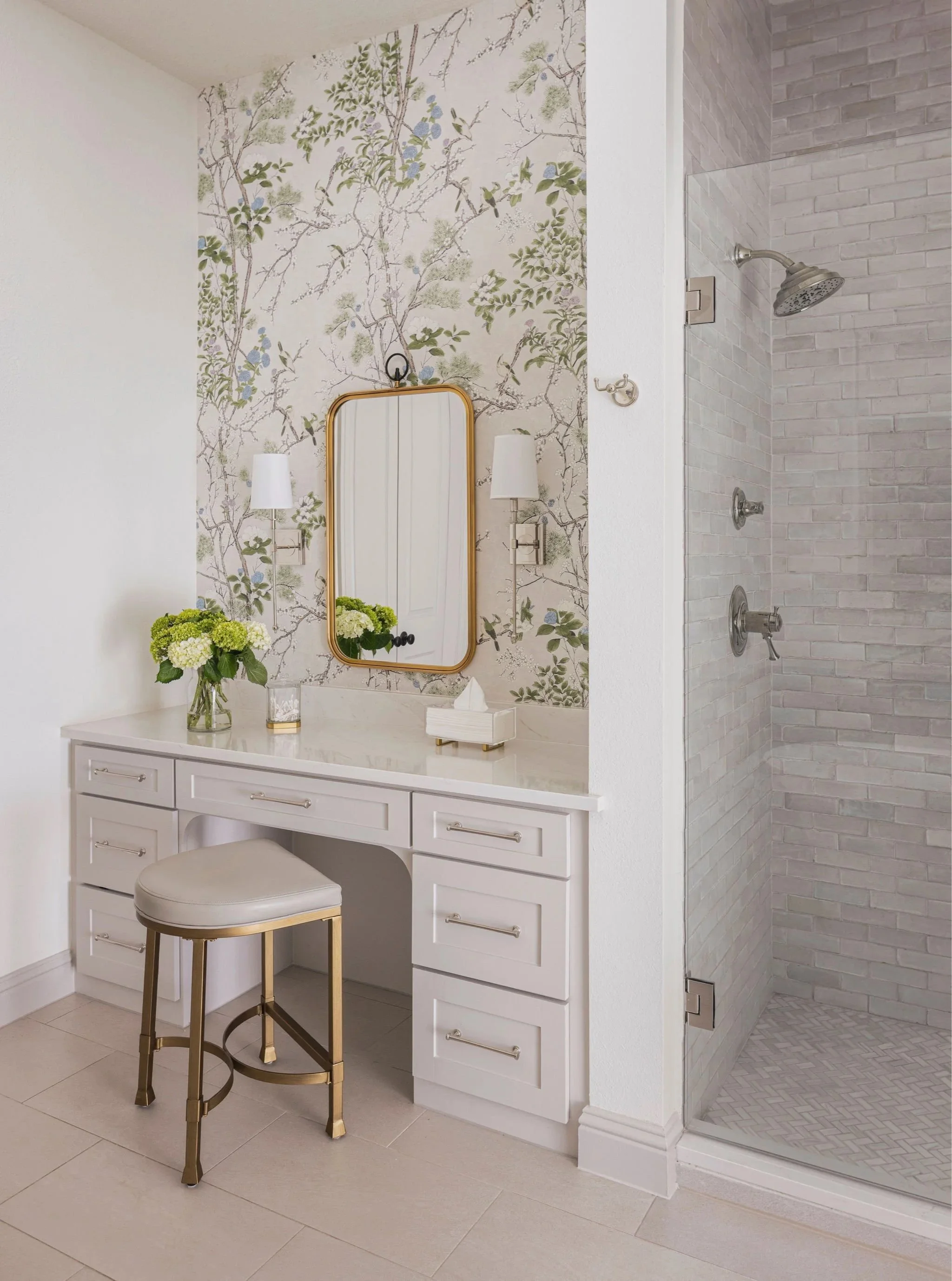 Bathroom+Makeup+Vanity+%26+Shower.jpg