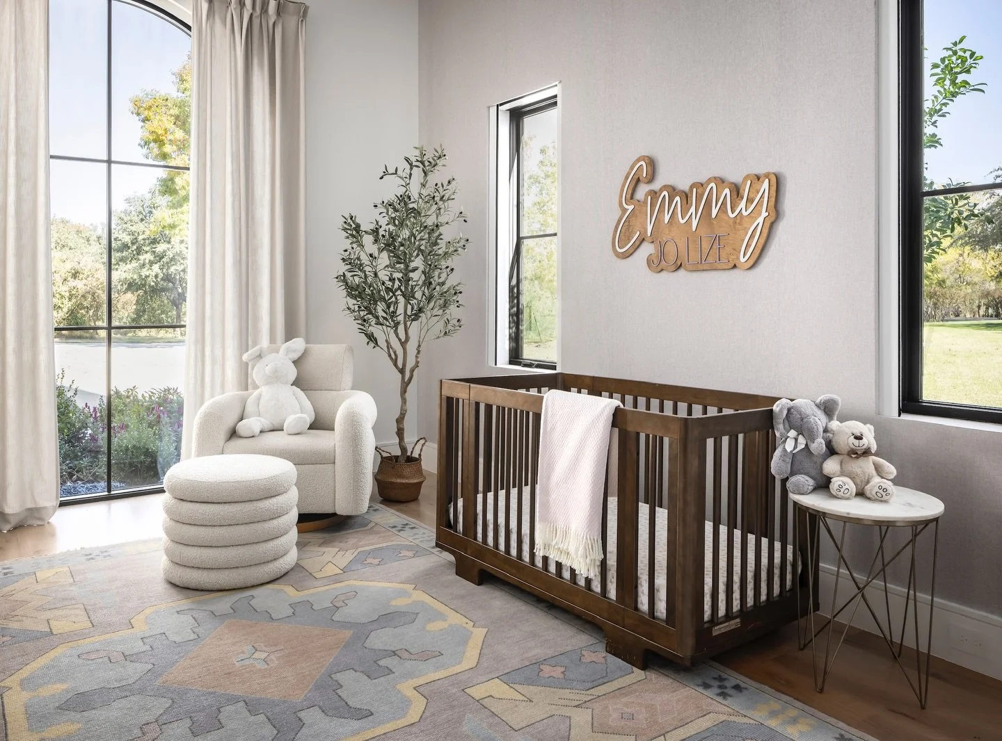 Monday reset - February edition 🤍

Soft light. Gentle textures. A room made for first memories.
This nursery balances warmth and simplicity, creating a peaceful retreat for both baby and parents alike. Calm, cozy, and intentionally timeless.

A beau